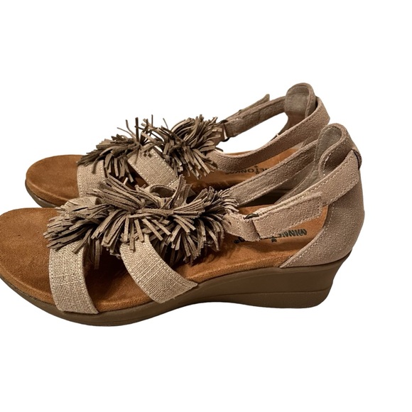 Minnetonka Desi Fringe Suede Wedge Sandal Size 7M NWOT - Picture 5 of 7